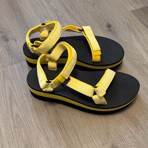 Teva Women’s Platform Sandals Yellow White Striped Flatform Hiking US 10